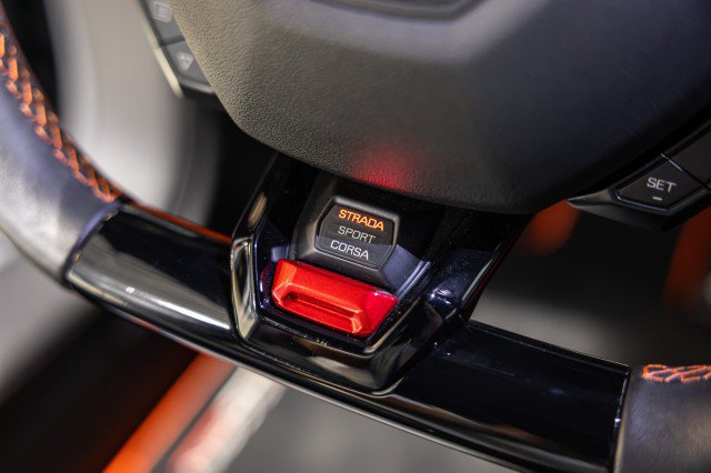 Used 2022 Lamborghini Huracan EVO RWD image 40