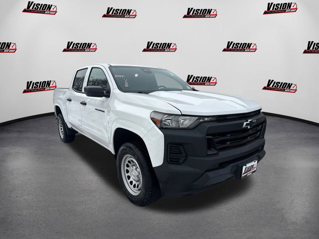 Used 2023 Chevrolet Colorado W/T image 3