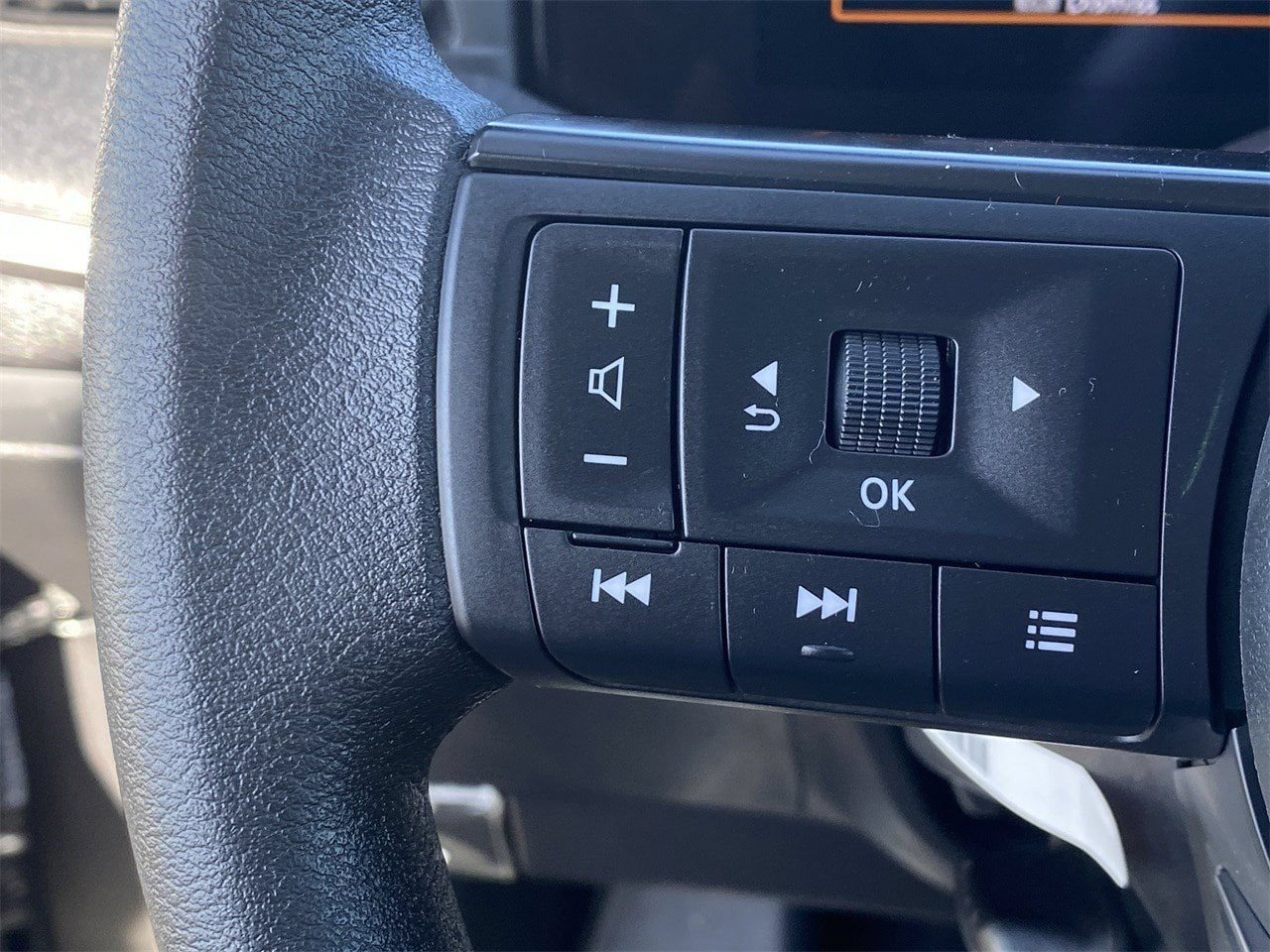 New 2026 Nissan Kicks SV w/ Cold Weather Package FWD image 31