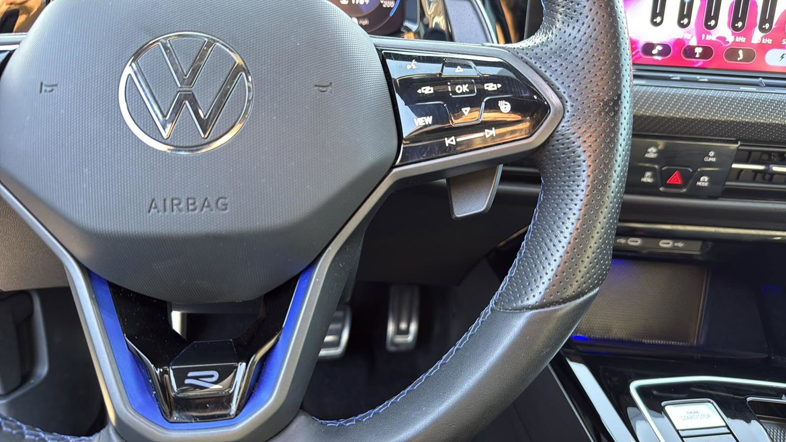 Used 2024 Volkswagen Golf R image 16