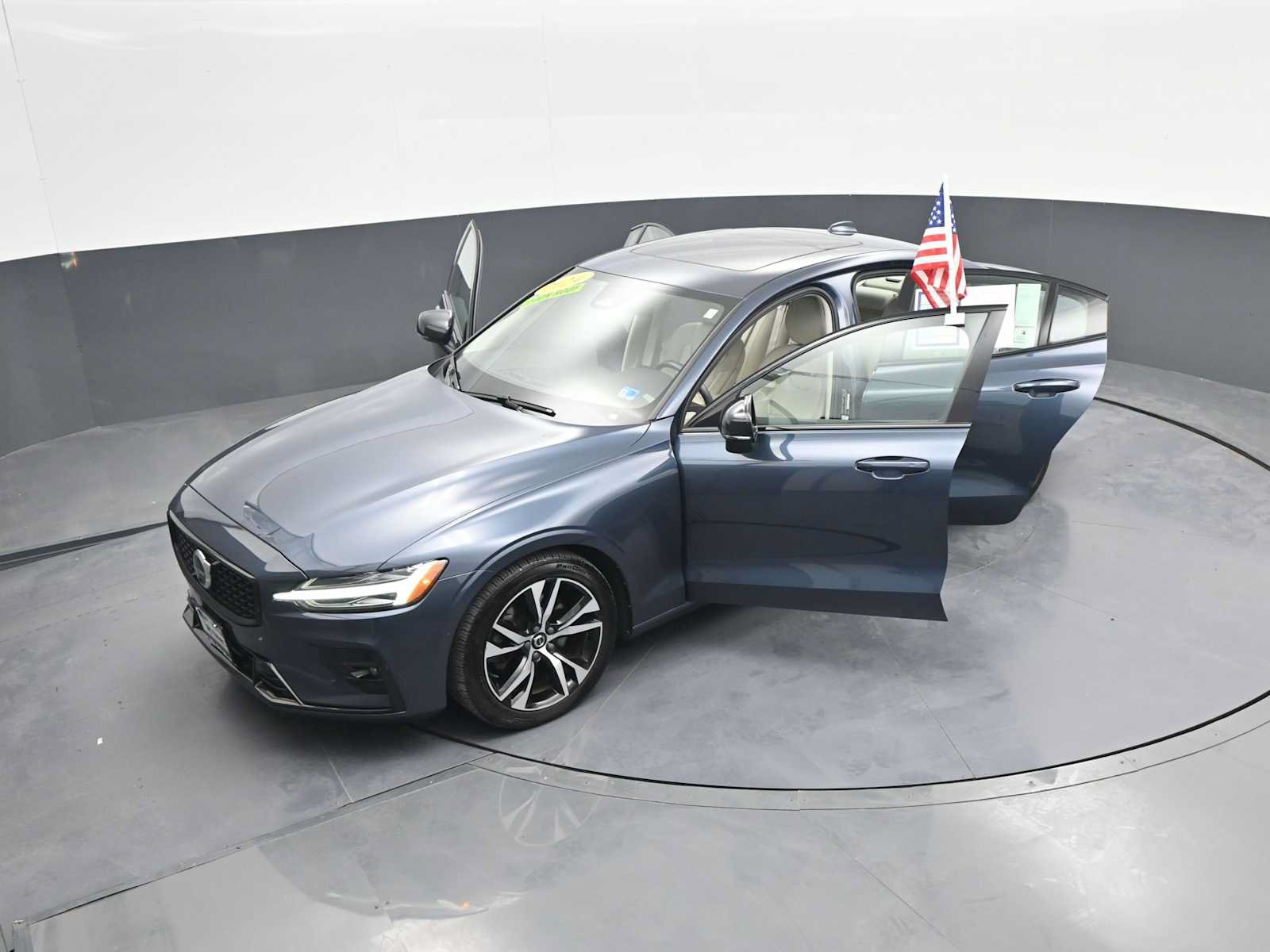 Used 2024 Volvo S60 B5 Plus AWD/4WD image 46