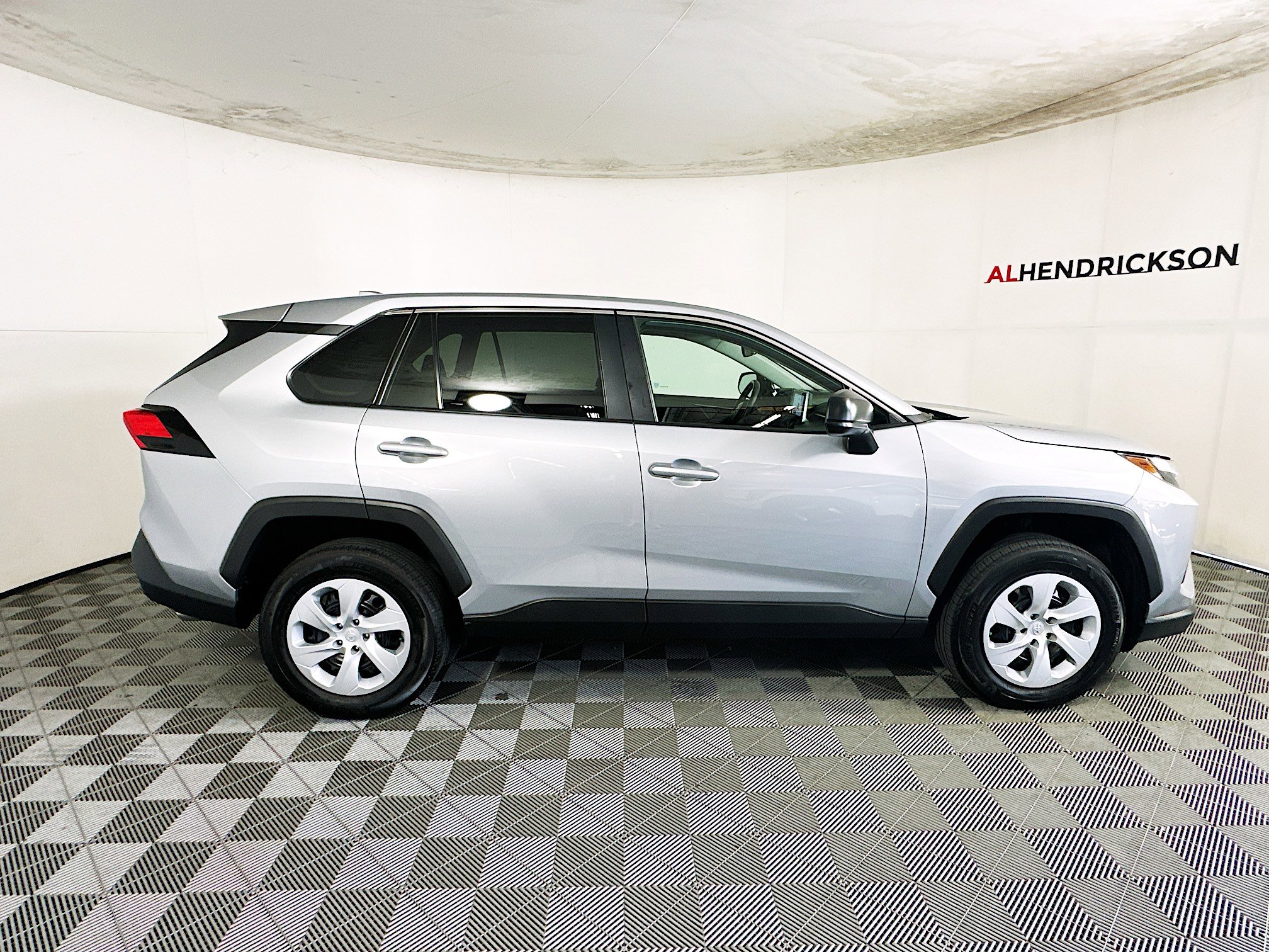 Used 2024 Toyota RAV4 LE video 2