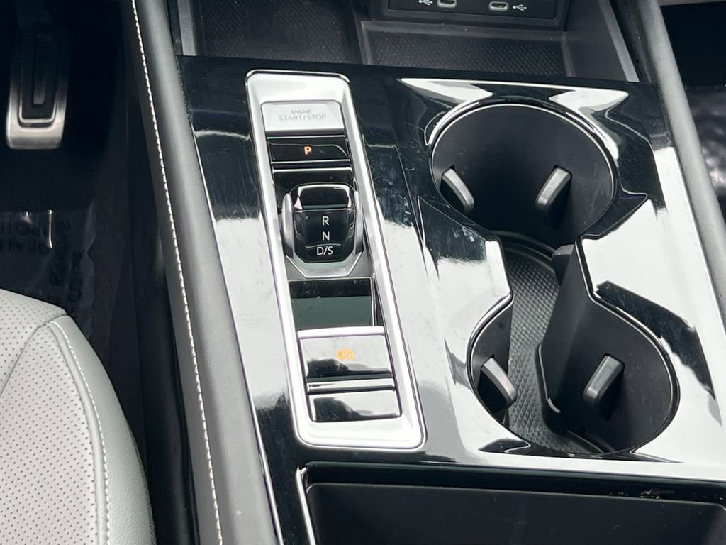 Certified 2024 Volkswagen Atlas Cross Sport SEL R-Line image 28