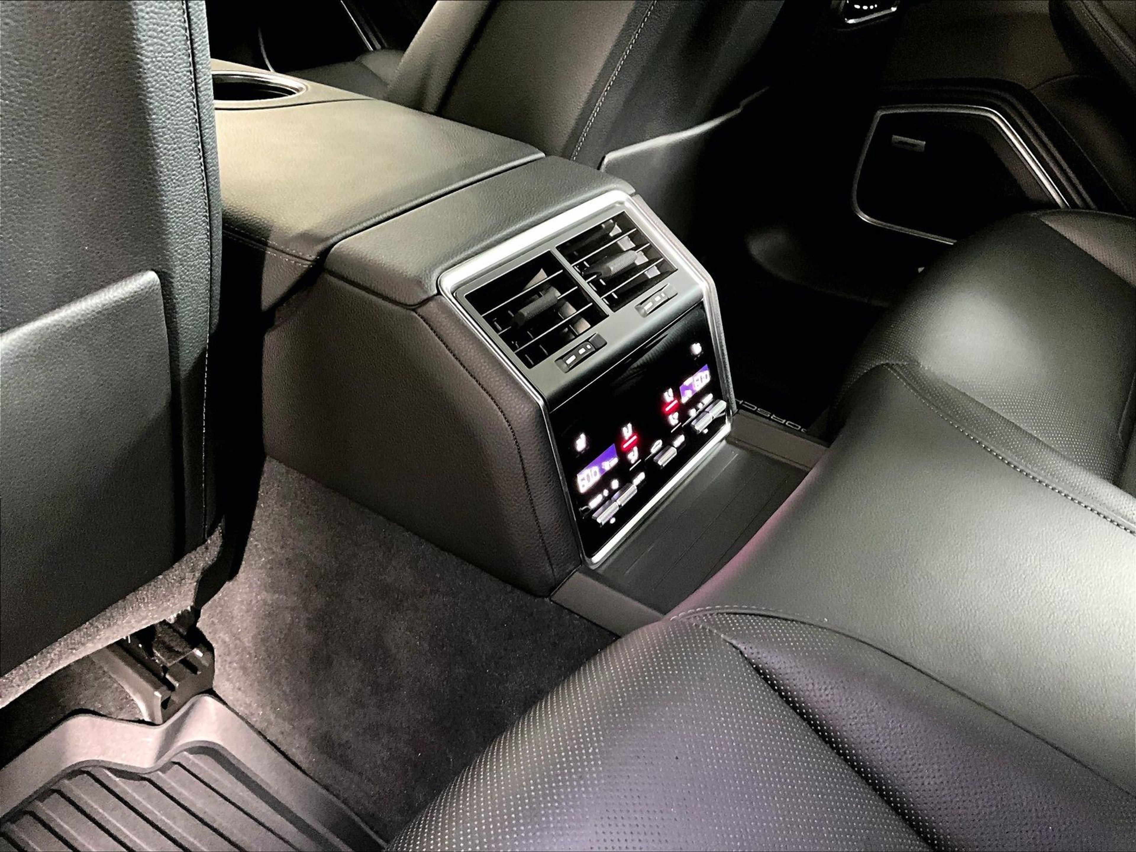 Certified 2021 Porsche Panamera image 21