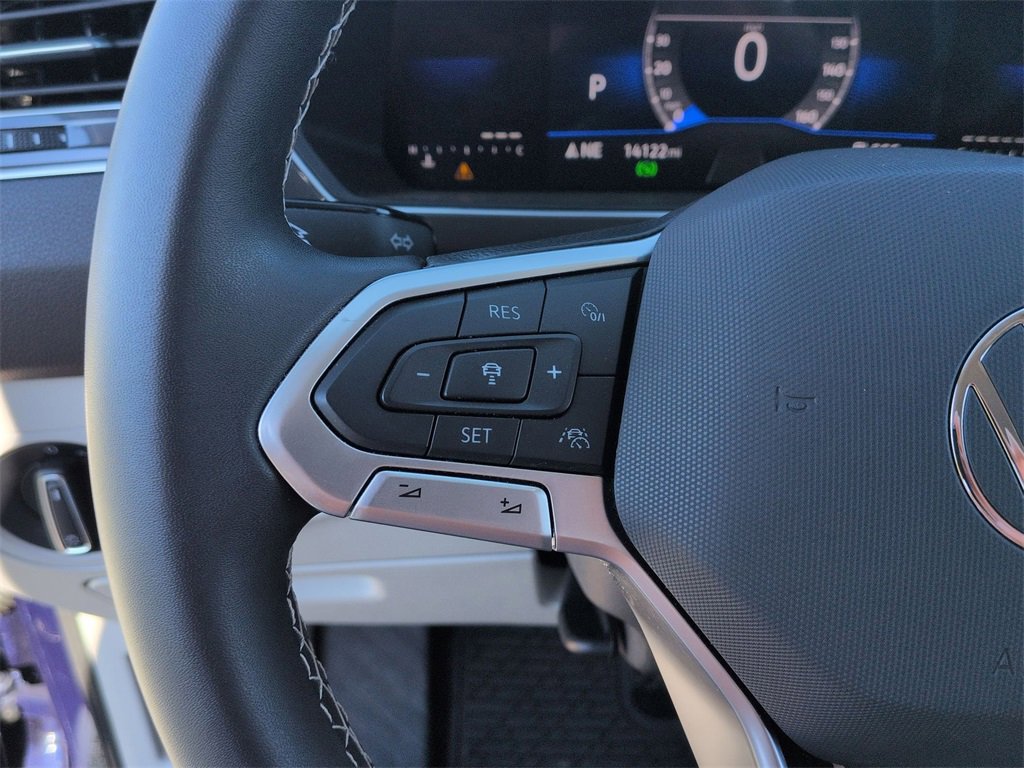 Used 2024 Volkswagen Tiguan SE image 17