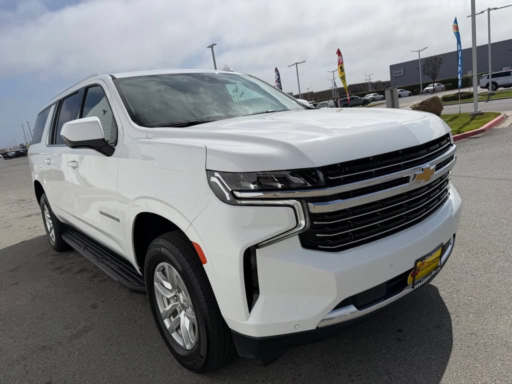 Used 2024 Chevrolet Suburban LT RWD image 8