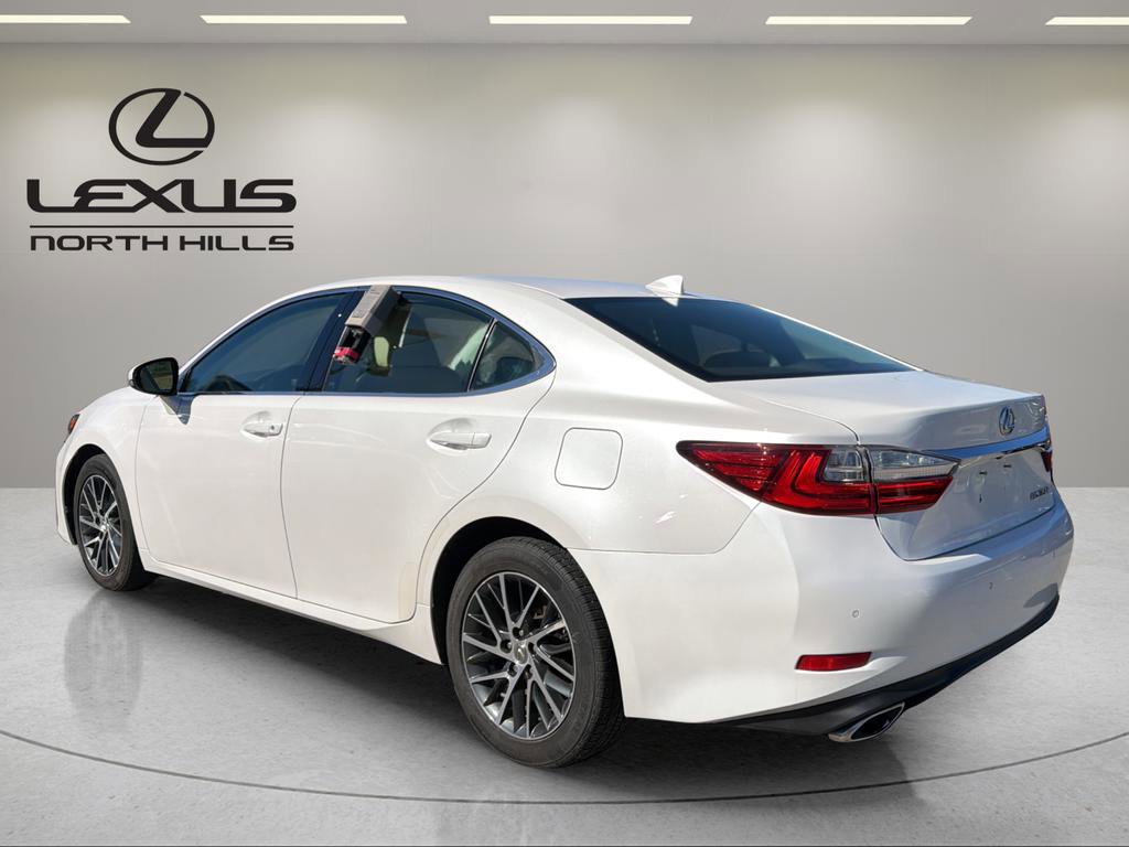 Used 2016 Lexus ES 350 w/ Navigation System Package image 8