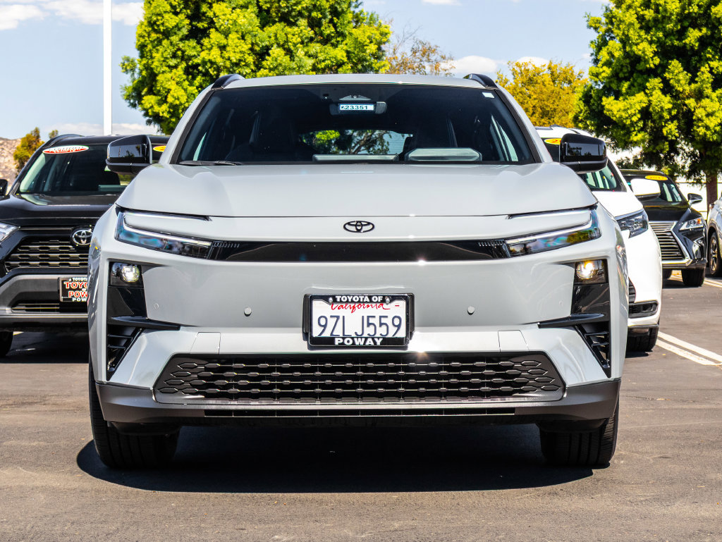 Used 2026 Toyota C-HR AWD/4WD image 2