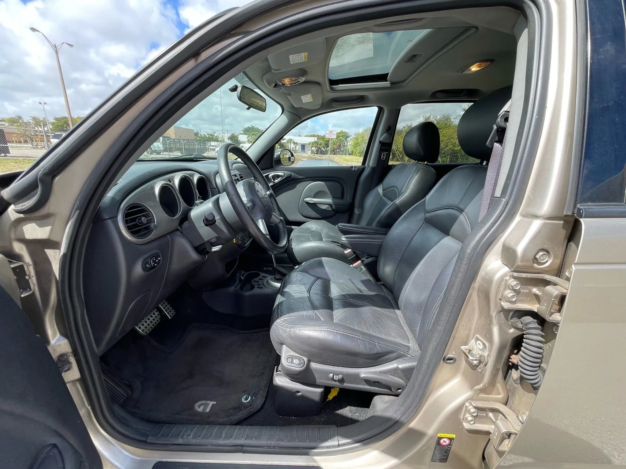 Used 2004 Chrysler PT Cruiser GT image 16