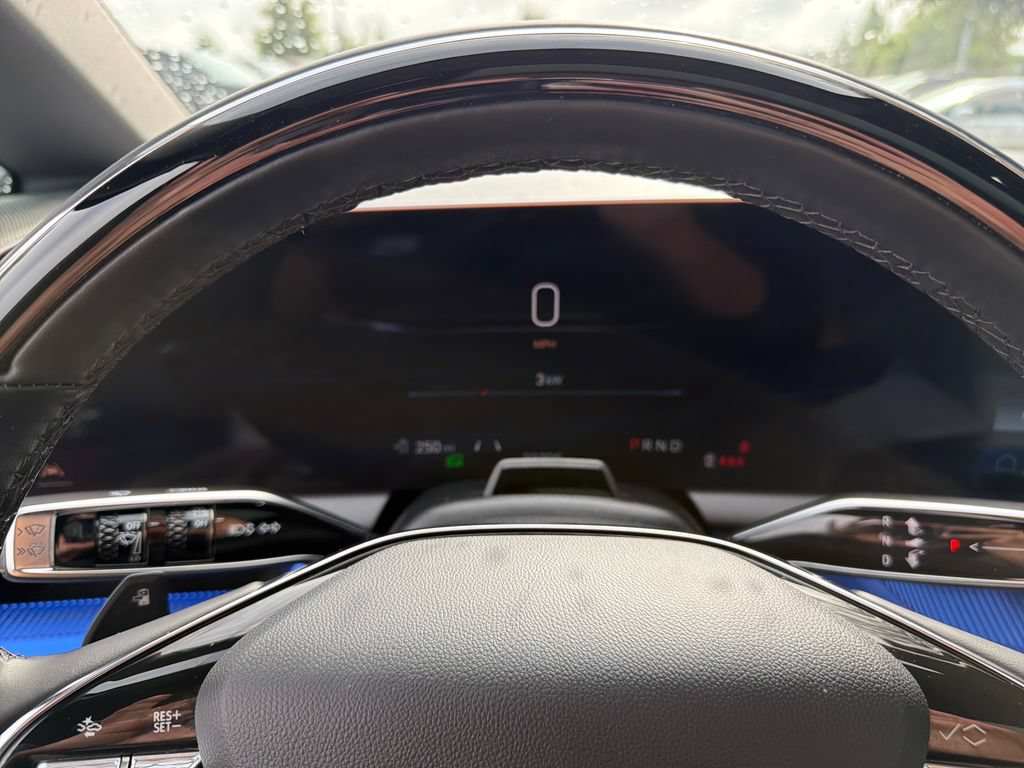 Certified 2025 Cadillac Optiq Sport 1 w/ LPO, Floor Liner Package AWD/4WD image 25