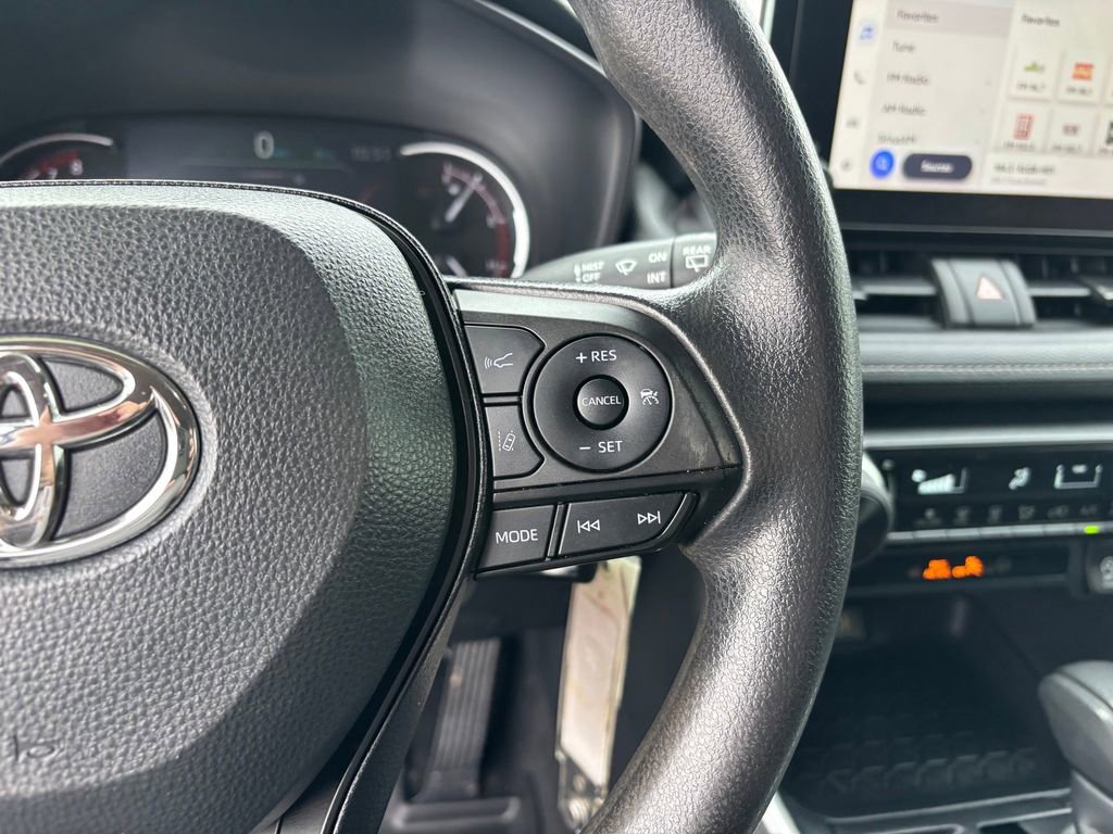 Used 2024 Toyota RAV4 LE FWD image 17