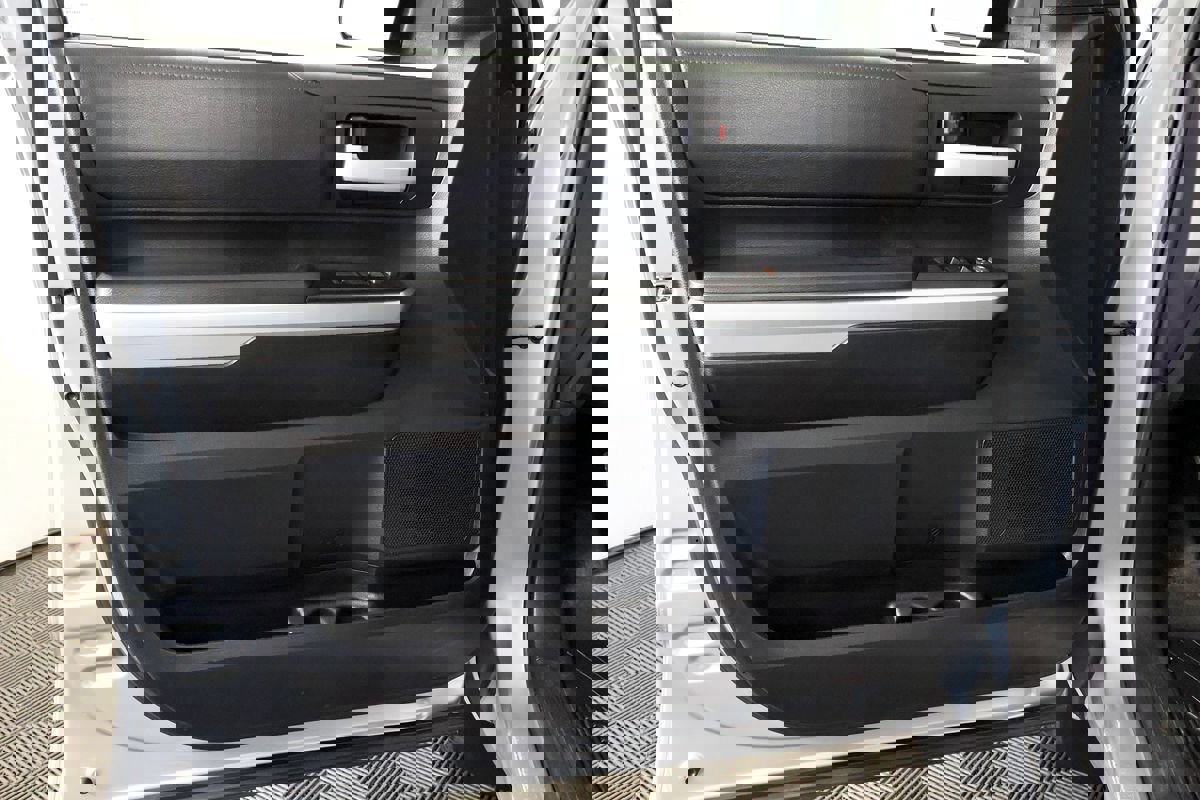 Used 2017 Toyota Tundra SR5 image 11