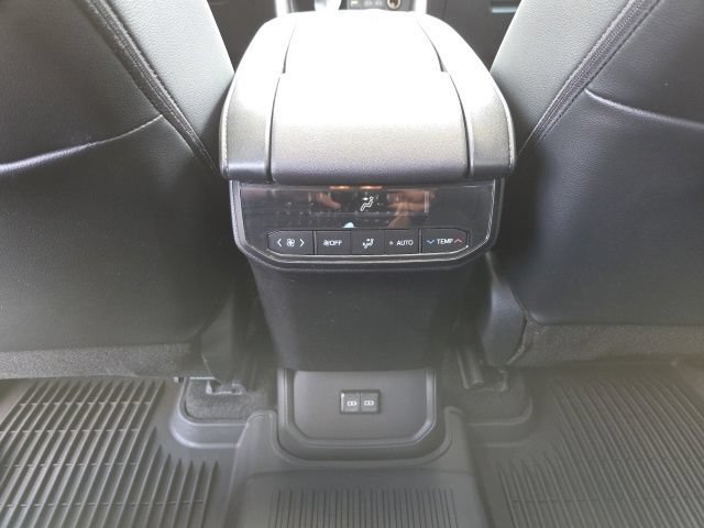 Used 2026 Toyota Highlander XLE AWD/4WD image 24