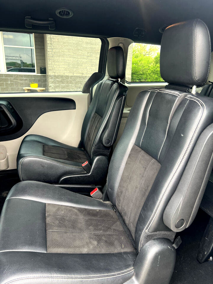 Used 2020 Dodge Grand Caravan SXT image 10