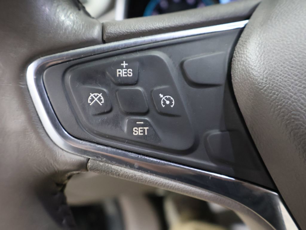 Used 2017 Chevrolet Malibu LT image 34