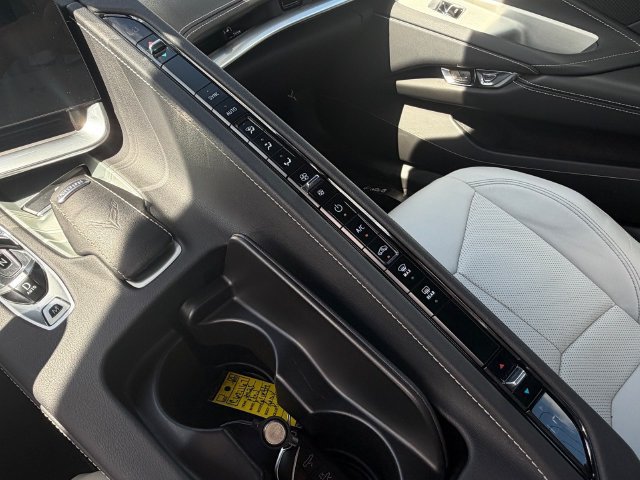 Used 2025 Chevrolet Corvette Z06 RWD image 16