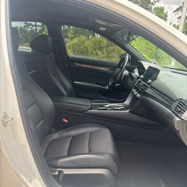 Used 2018 Honda Accord Sport image 14