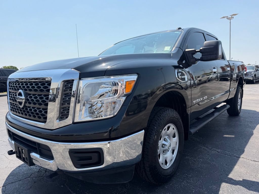 Used 2017 Nissan Titan SV AWD/4WD image 9
