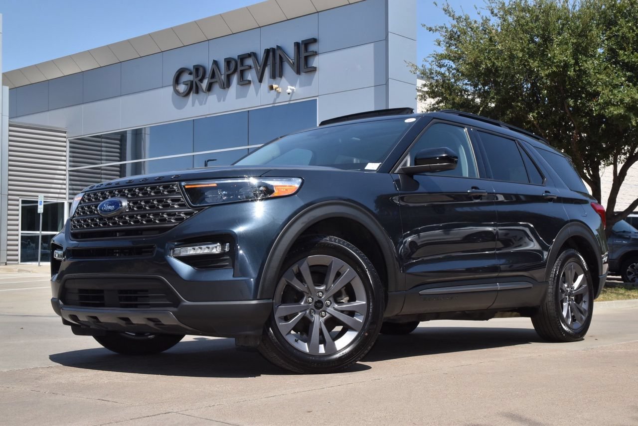 Used 2024 Ford Explorer XLT w/ Equipment Group 202A AWD/4WD image 2