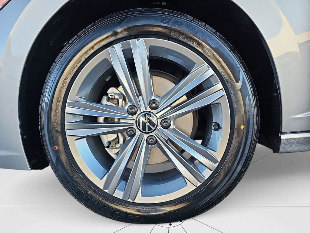 Used 2024 Volkswagen Jetta SE image 23