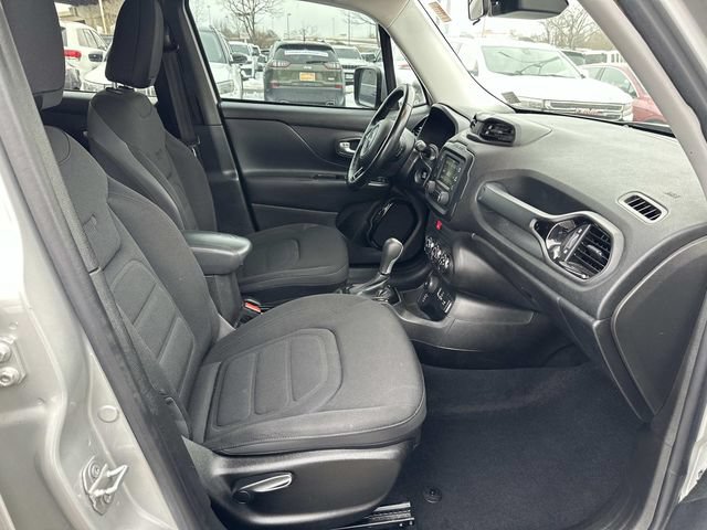 Used 2017 Jeep Renegade Altitude AWD/4WD image 11