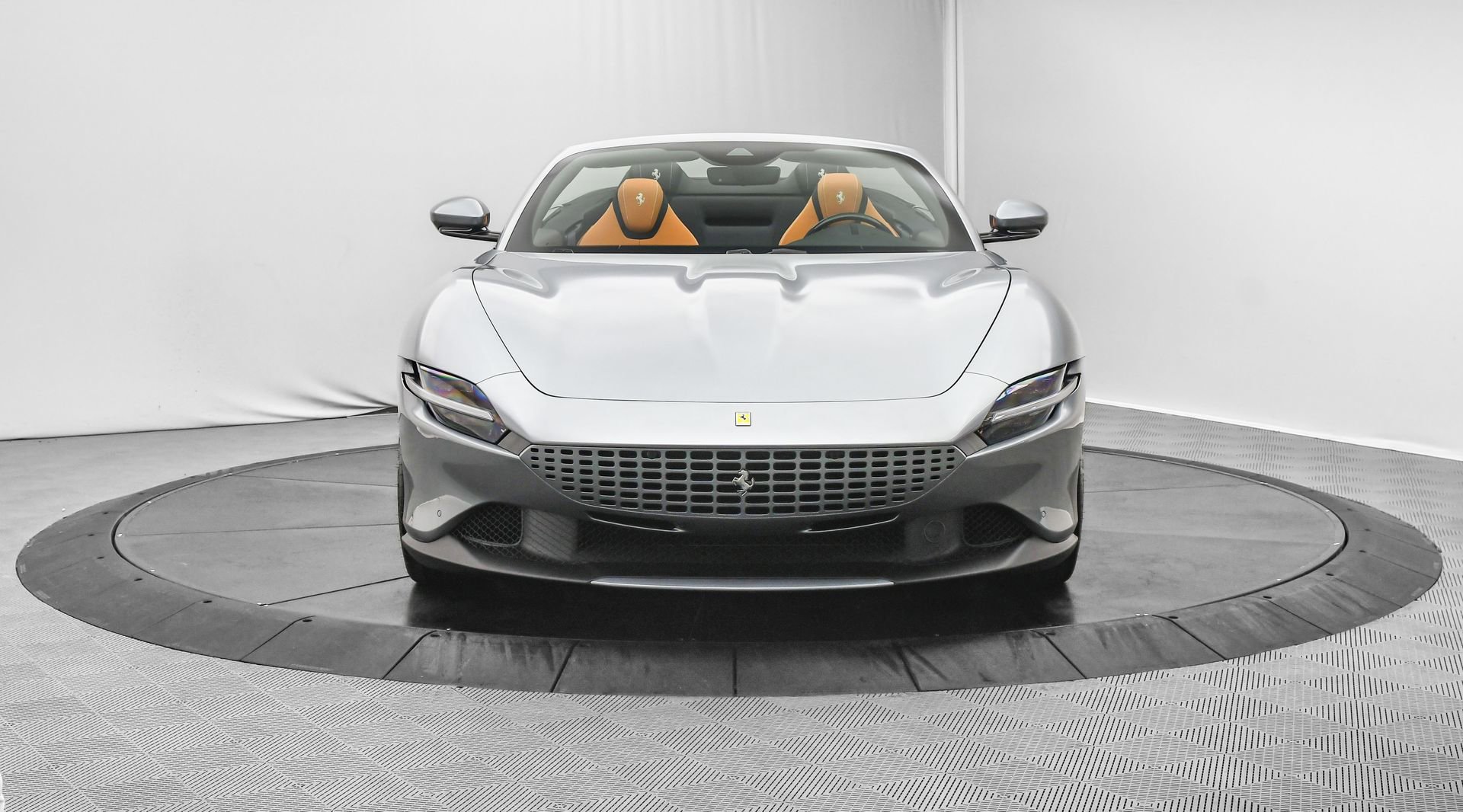 Used 2025 Ferrari Roma Spider image 2