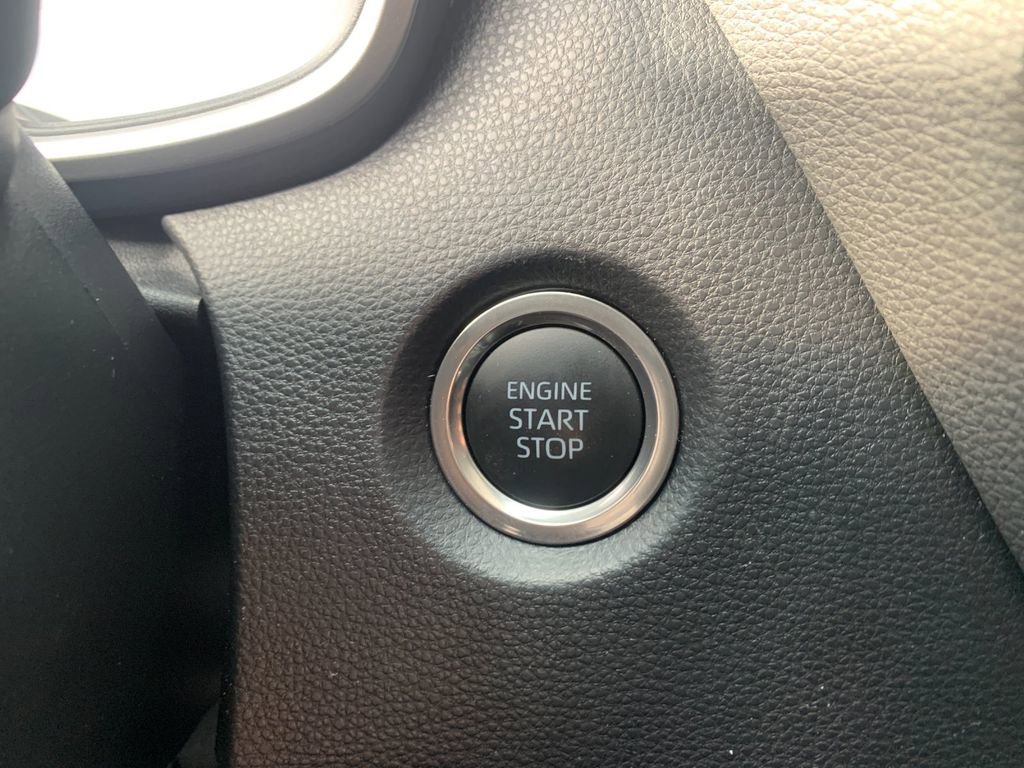 Used 2025 Toyota Corolla SE image 26