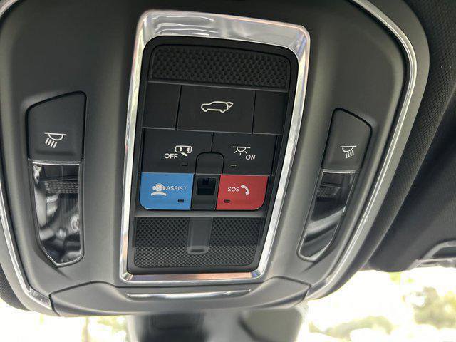 New 2025 Jeep Grand Cherokee L Laredo image 63