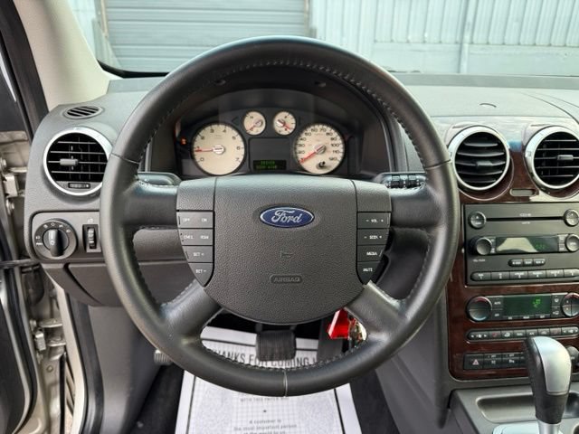 Used 2006 Ford Freestyle Limited AWD/4WD image 16