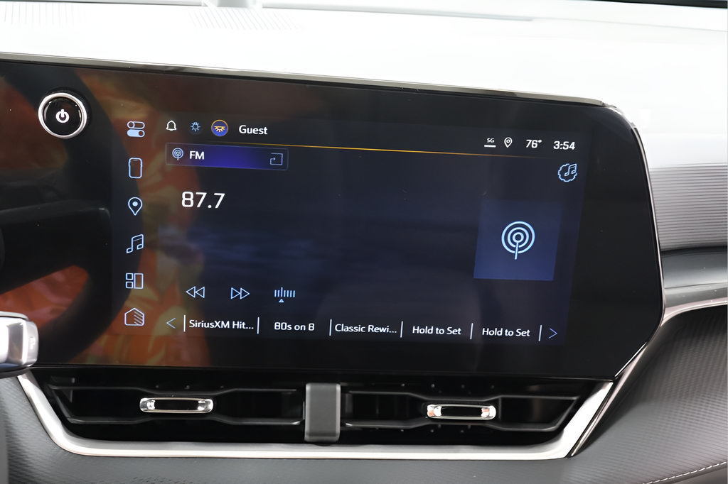New 2027 Chevrolet Equinox LT w/ Convenience Package II FWD image 11