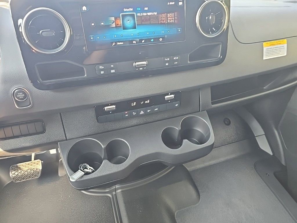 New 2024 Mercedes-Benz Sprinter 2500 image 17