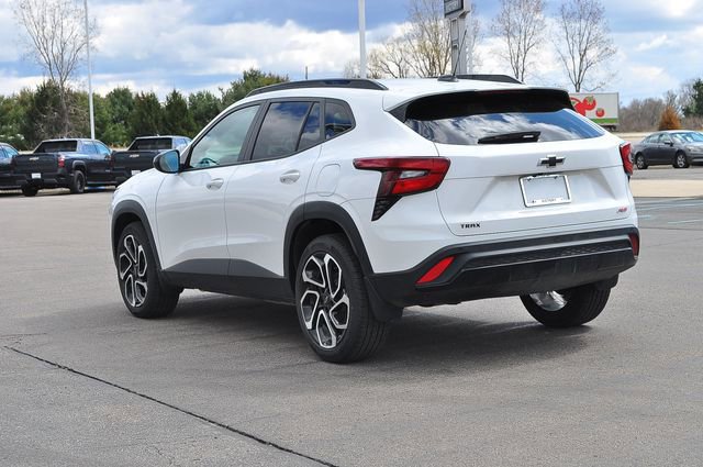 Used 2025 Chevrolet Trax RS w/ Driver Confidence Package image 5