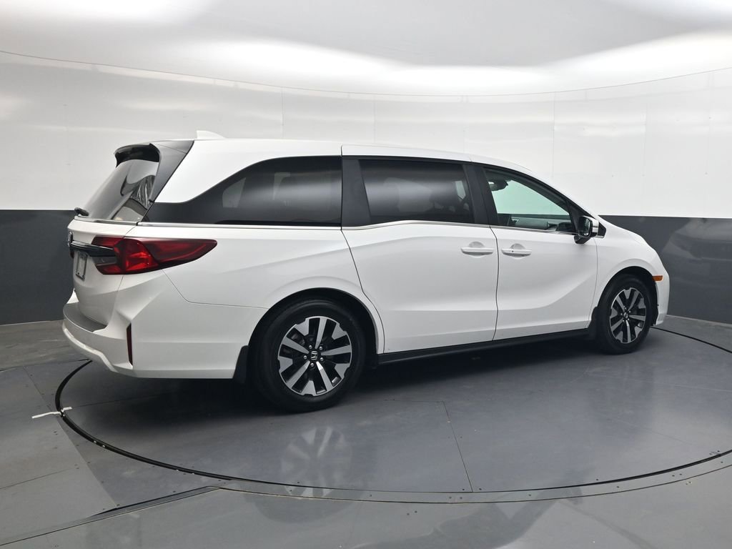 Certified 2026 Honda Odyssey EX-L image 4