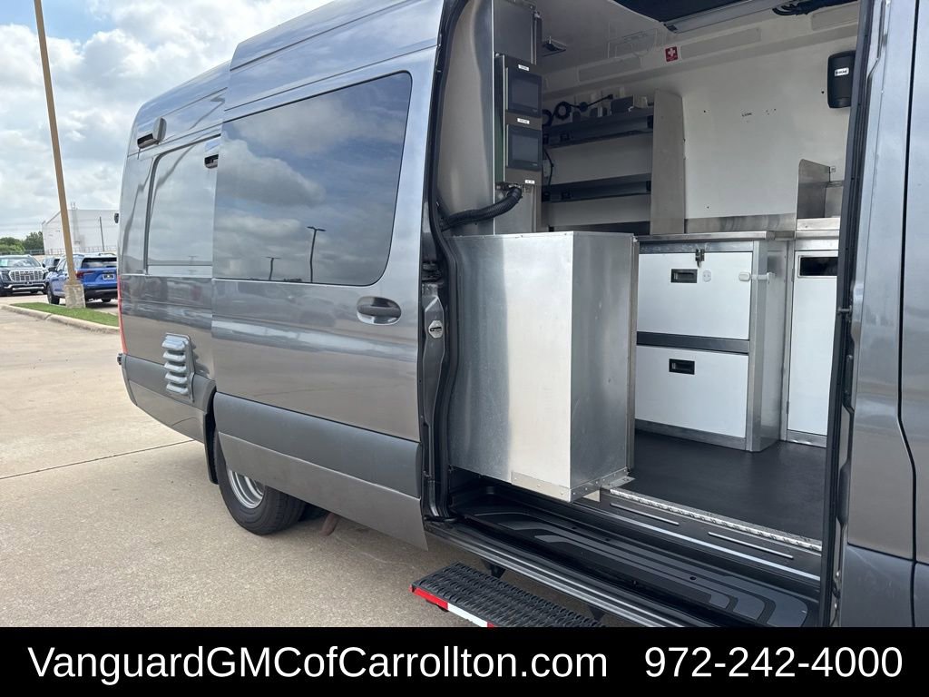 Used 2021 Mercedes-Benz Sprinter 4500 image 4