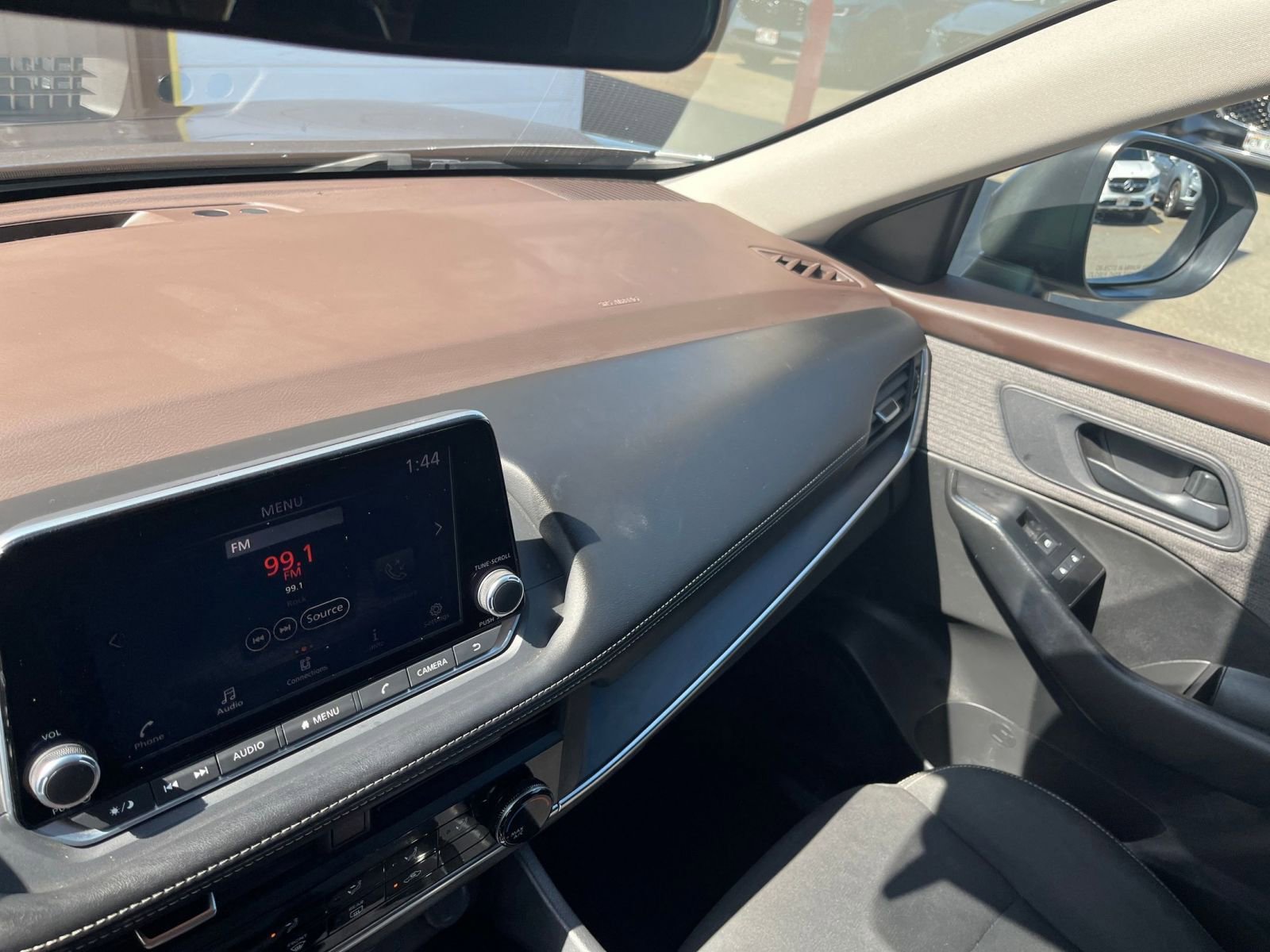 Used 2023 Nissan Rogue S image 35