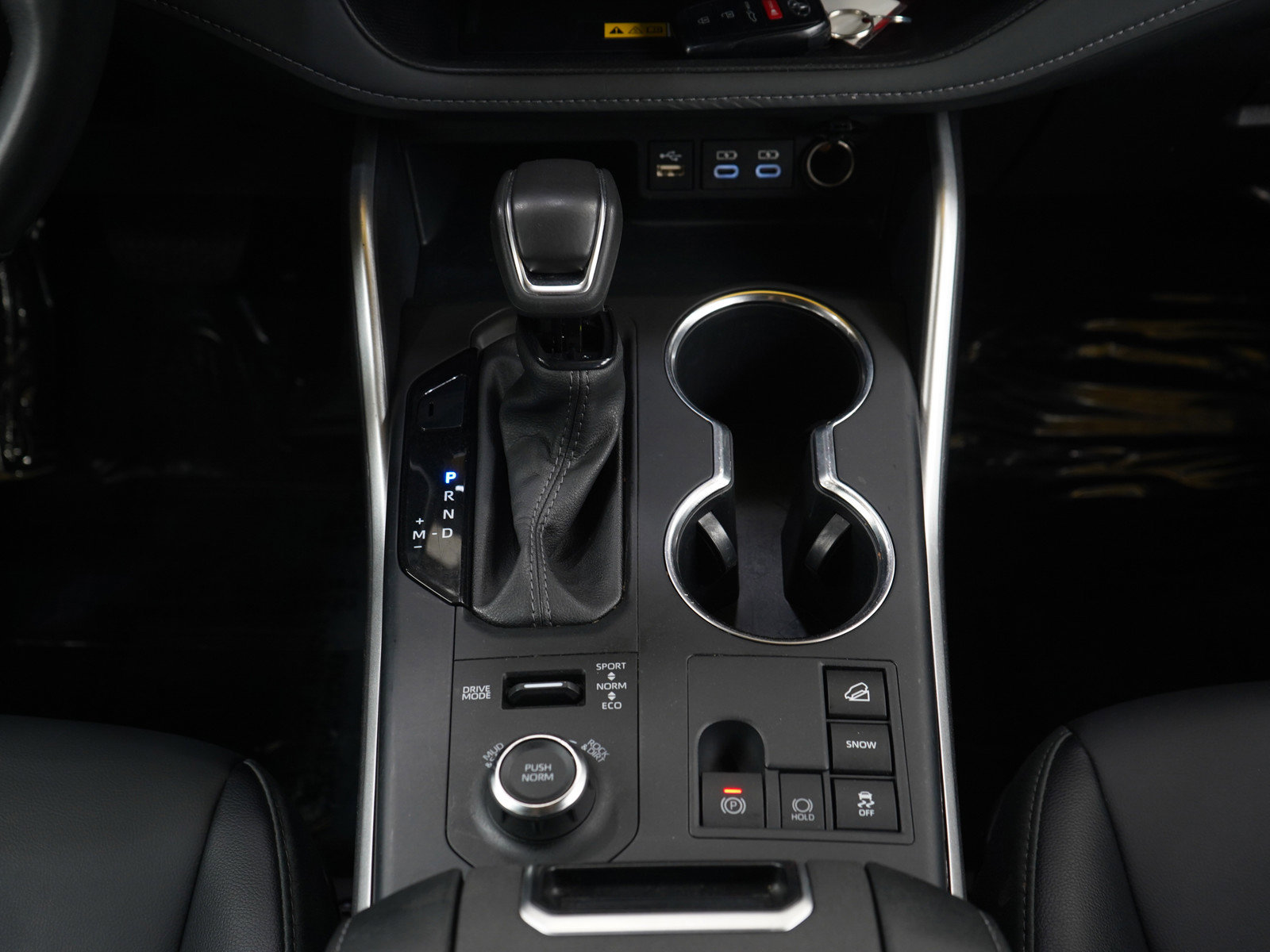 Used 2025 Toyota Highlander XSE AWD/4WD image 19