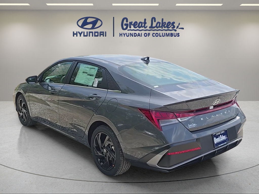 New 2026 Hyundai Elantra SEL Sport Premium FWD image 3