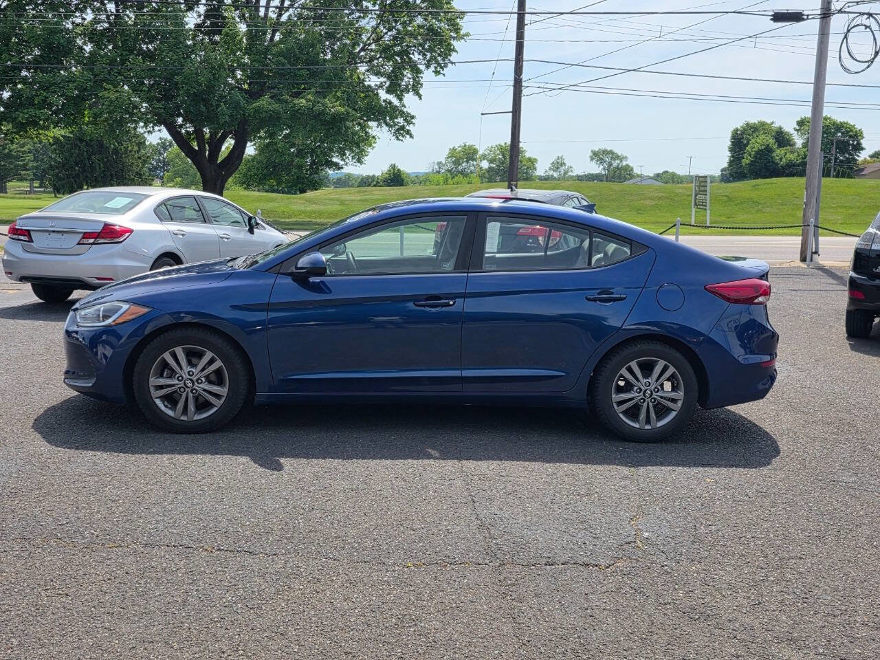 Used 2017 Hyundai Elantra SE FWD image 4