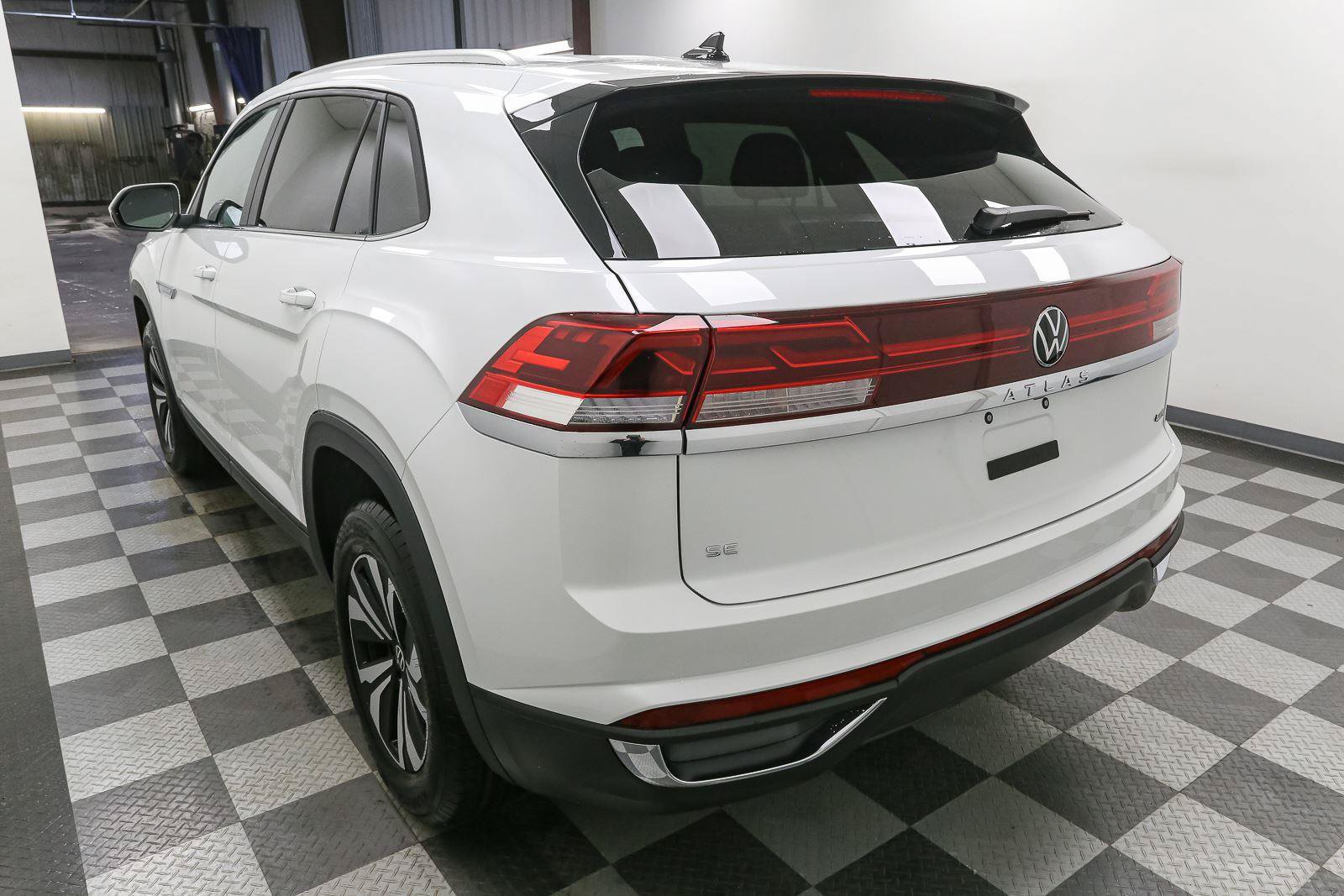 New 2026 Volkswagen Atlas Cross Sport SE image 10