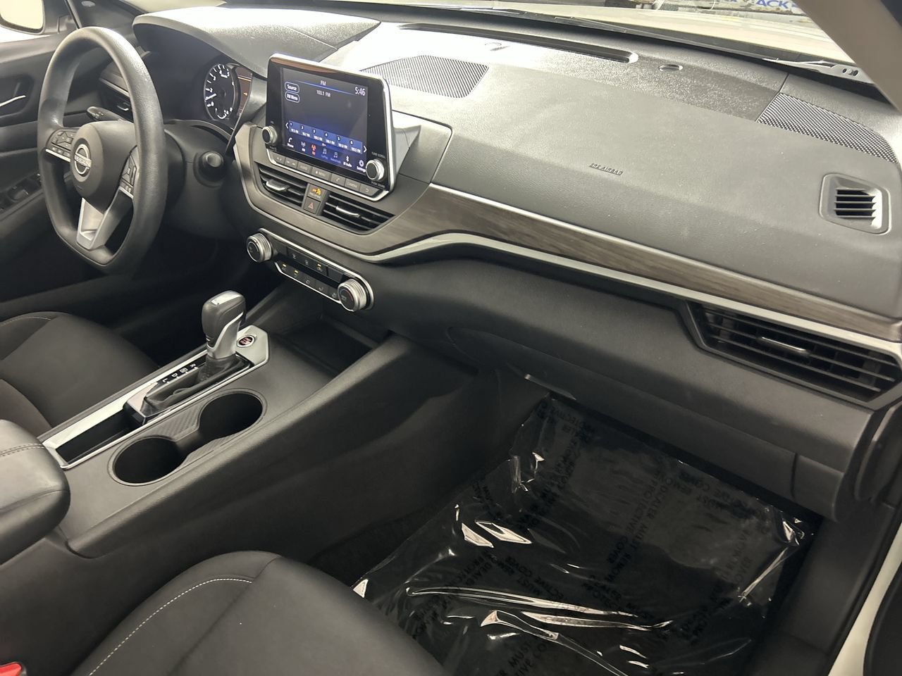Used 2025 Nissan Altima 2.5 SV FWD image 26