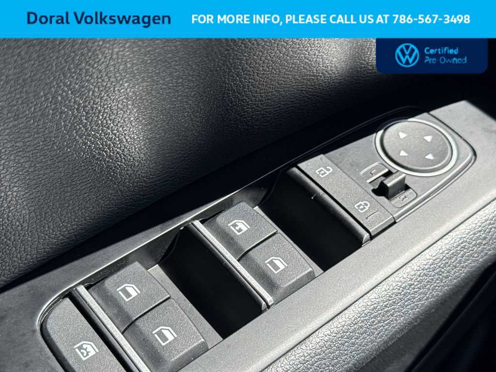 Used 2025 Kia Soul LX FWD image 17