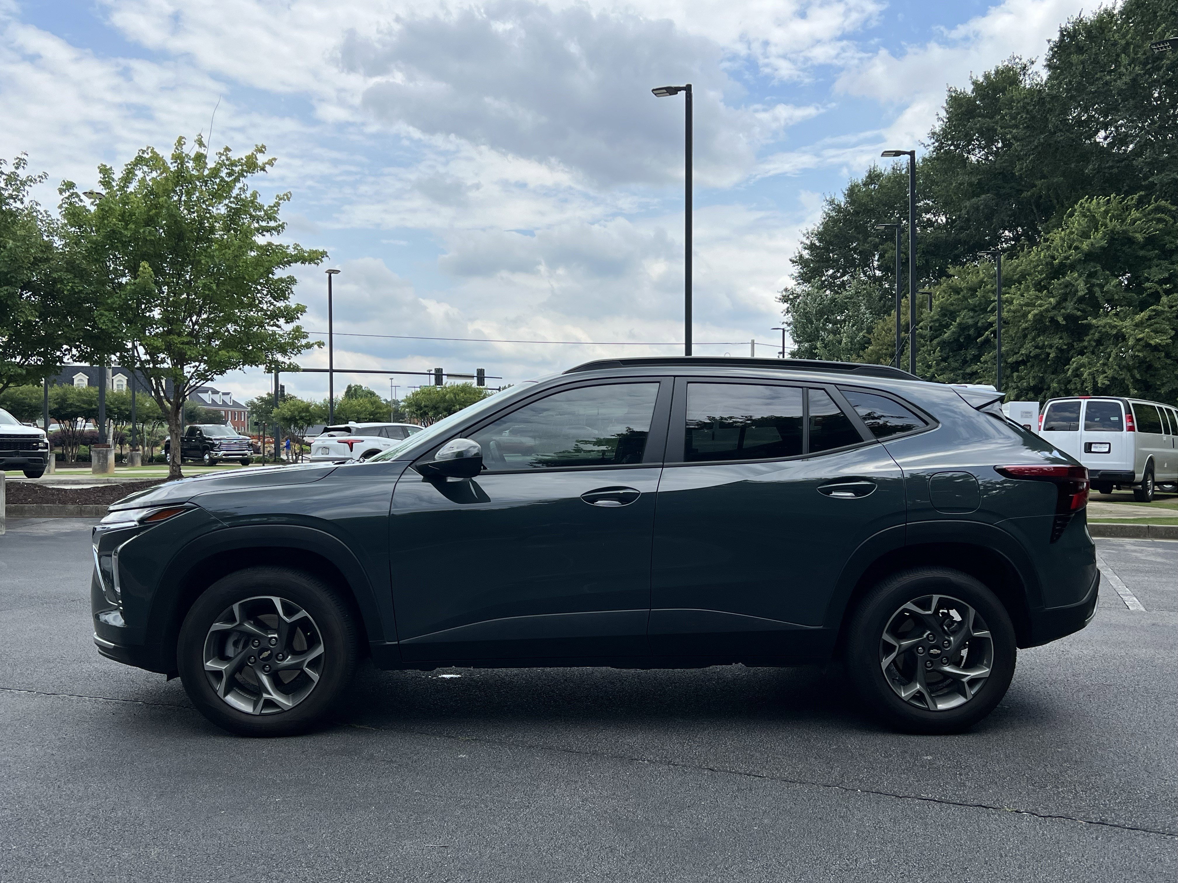 Used 2025 Chevrolet Trax LT w/ Driver Confidence Package FWD image 6