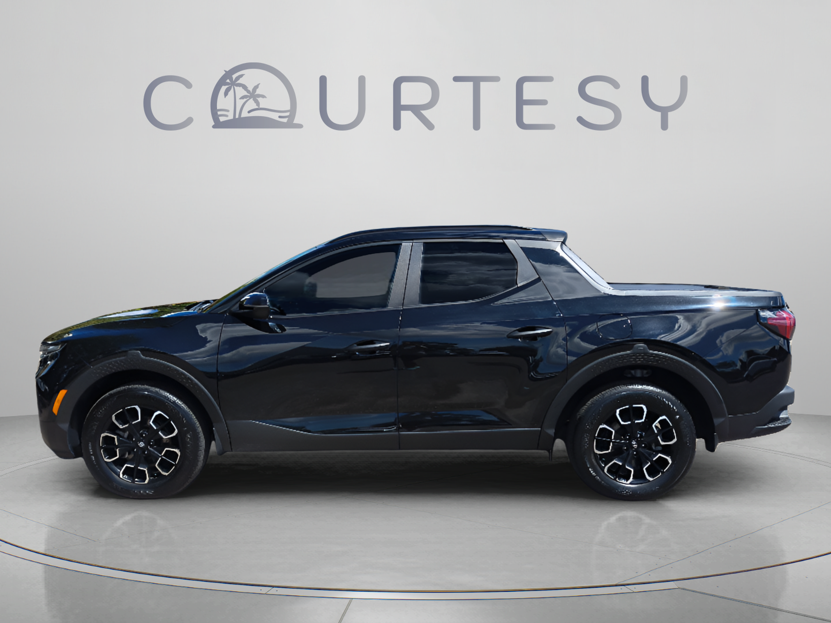 Certified 2024 Hyundai Santa Cruz SEL w/ Activity Package FWD image 2