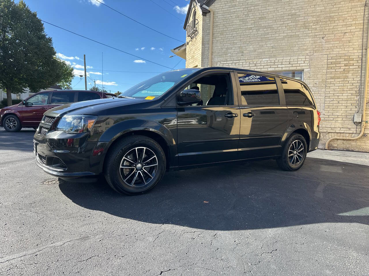 Used 2015 Dodge Grand Caravan SE