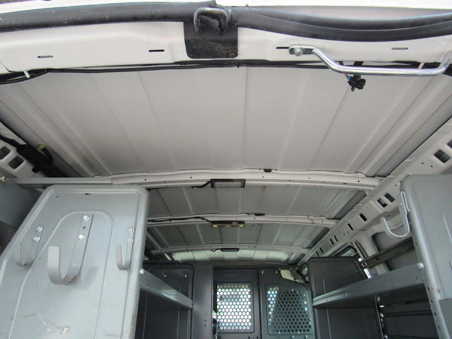 Used 2016 Chevrolet Express 2500 RWD image 22