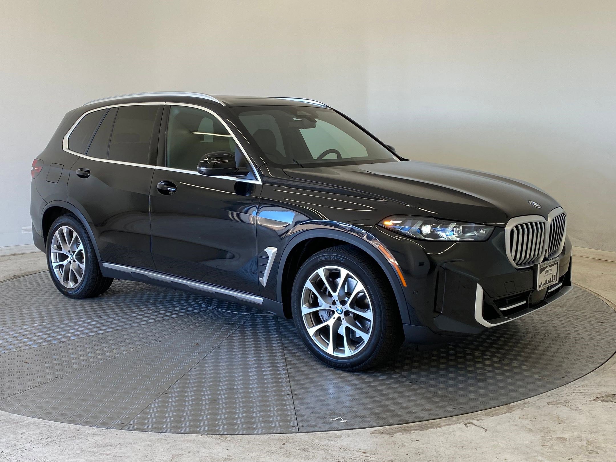 Used 2026 BMW X5 xDrive50e w/ Premium Package image 7