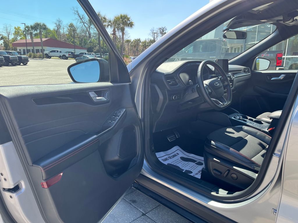 Used 2023 Ford Escape ST-Line image 10