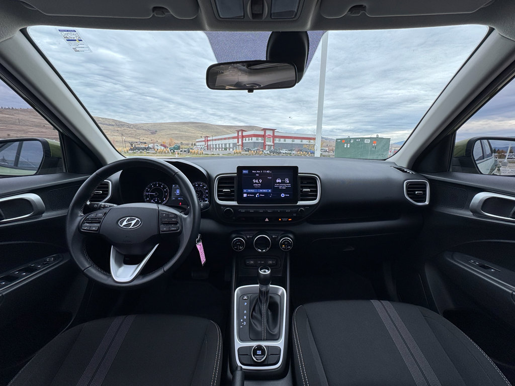 Used 2022 Hyundai Venue SEL w/ Cargo Package image 25