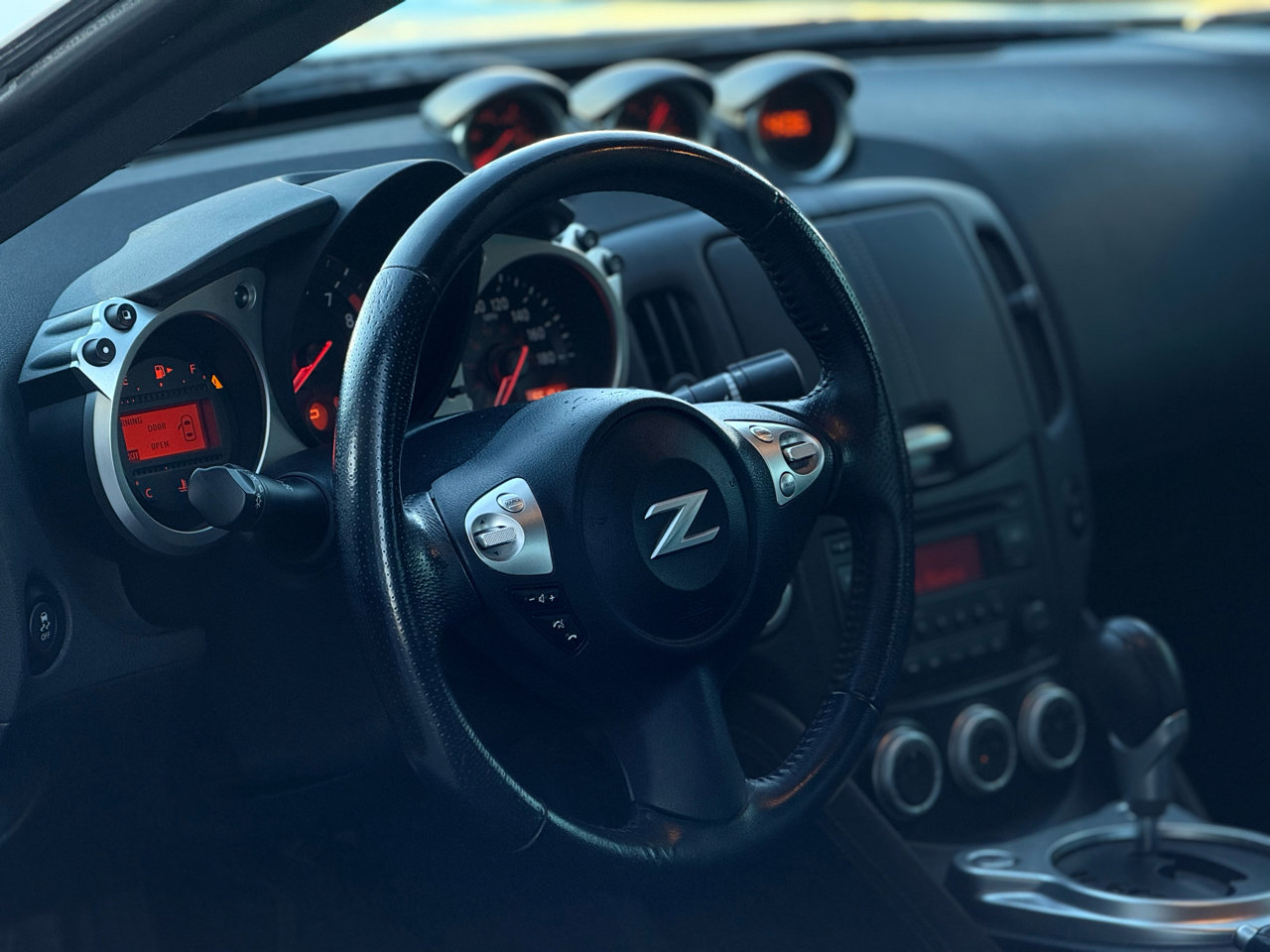 Used 2020 Nissan 370Z Coupe image 9