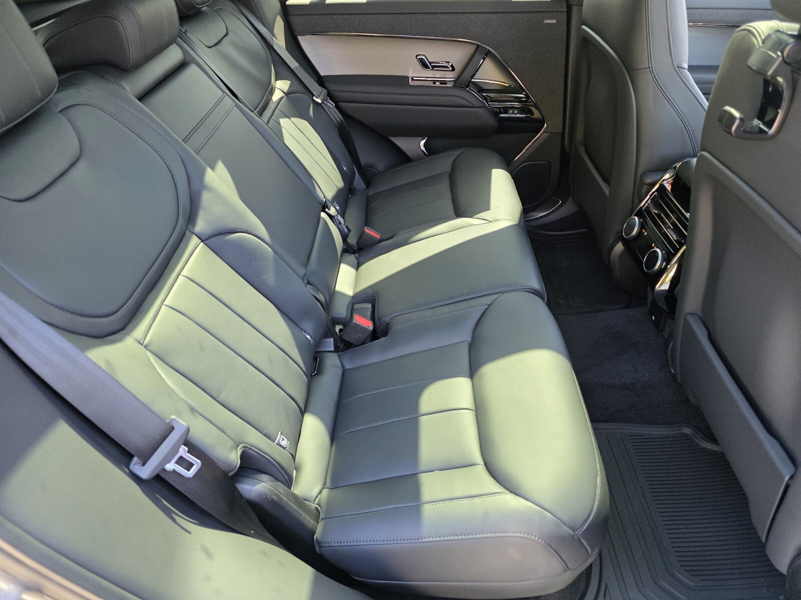 Used 2026 Land Rover Range Rover Sport Dynamic SE AWD/4WD image 5